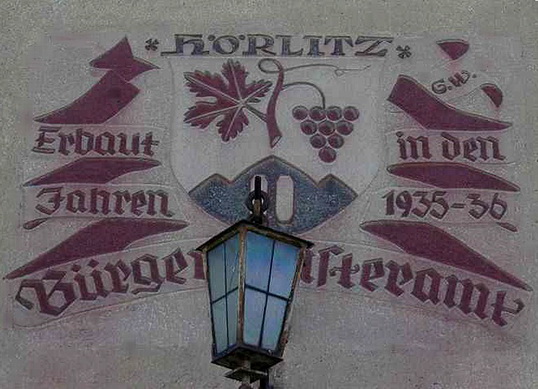 Rathaus-Portal_resize.jpg