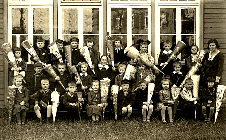 Einschulung 1932.jpg