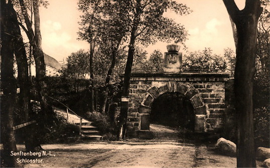 Schlosstor 2_resize.jpg