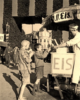 Eiswagen auf Volksfest_resize.jpg